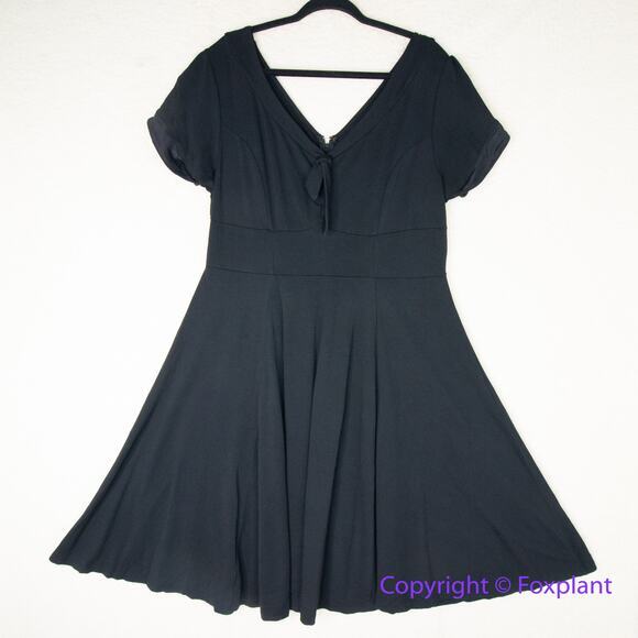 Unique‎ Vintage black fit and flare dress short sleeves with tie bow, size 2XL - Picture 1 of 14
